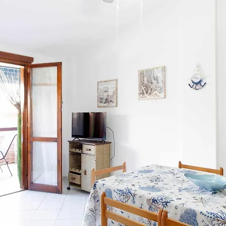 Casa Con Box Auto E Wifi 10 Min Dal Mare 公寓